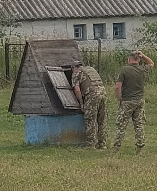 В Черкасской области людоловы загнали мужика в колодец В Черкасской области людоловы загнали мужика в колодец
