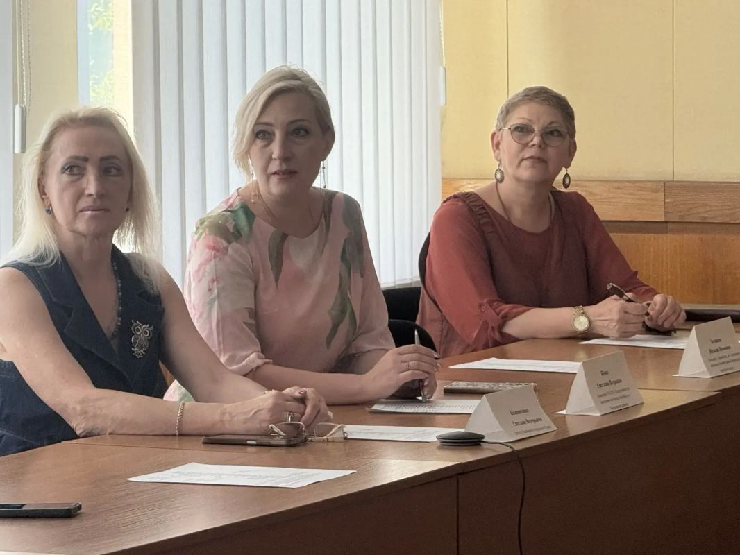 Представители Бердянска приняли участие в областном семинаре по вопросам профилактики правонарушений среди несовершеннолетних Представители Бердянска приняли участие в областном семинаре по вопросам профилактики правонарушений среди несовершеннолетних