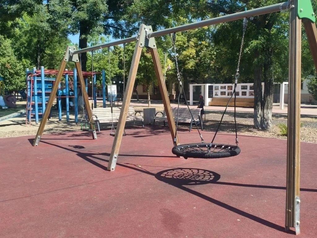 Приморске проверили безопасность детских площадок Приморске проверили безопасность детских площадок