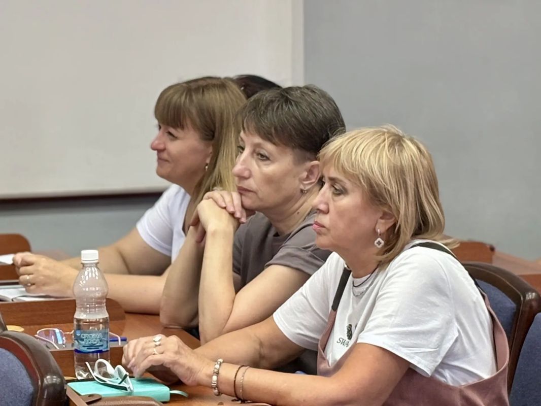 В Бердянске обсудили развитие системы образования и актуальные вопросы муниципалитета В Бердянске обсудили развитие системы образования и актуальные вопросы муниципалитета