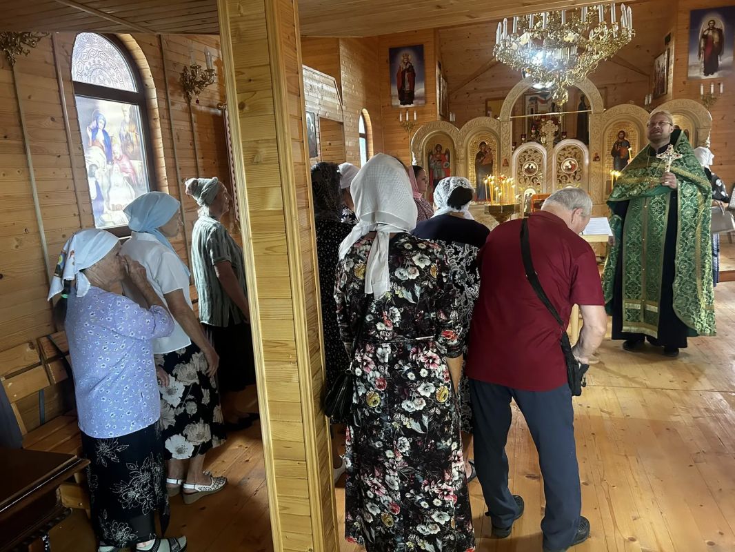 24 июля в Приморске в недавно открытом деревянном храме святых благоверных князей Петра и Февронии состоялось торжественное богослужение, посвященное памяти Святой равноапостольной великой княгини Ольги