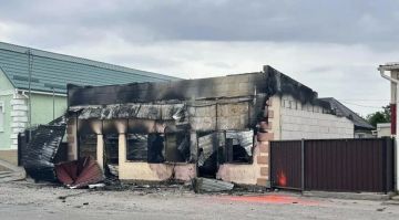 В Каменке-Днепровской ударом ВСУ уничтожено два магазина