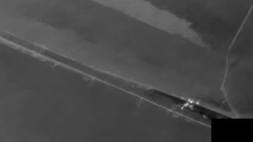 Ураган на позициях врага. Расчет РСЗО «Ураган» группировки войск «Восток» нанес удар по скоплению боевиков в Запорожской области «После получения координат наш расчет выдвинулся для выполнения огневой задачи