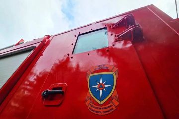 Автоцистерны и базы: Чем комплектуют подразделения МЧС на Донбассе и в Новороссии