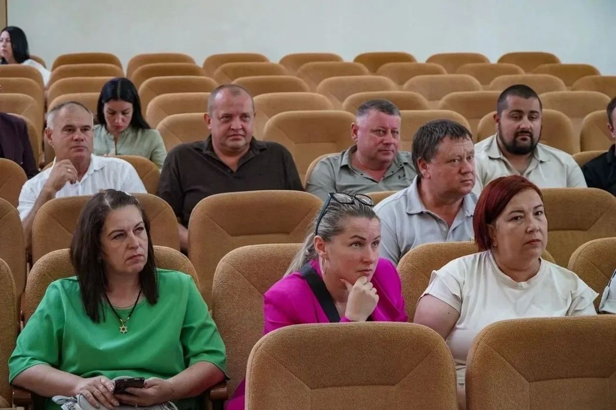 Единая Россия в Мелитополе: подготовка к сессии и контроль за безопасностью Единая Россия в Мелитополе: подготовка к сессии и контроль за безопасностью
