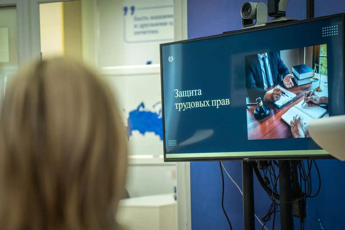 Читаем договор до подписи. Официальное трудоустройство начинается не с первого рабочего дня, а с внимательного чтения трудового договора Читаем договор до подписи. Официальное трудоустройство начинается не с первого рабочего дня, а с внимательного чтения трудового договора
