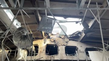 В Запорожье дроны атаковали торговый центр, возник масштабный пожар/