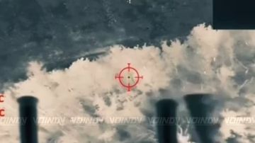 #от_подписчиков. Операторы БпЛА отряда "А.Б.Х.З" 218 гвардейского танкового полка 127 мотострелковой дивизии группировки войск «Восток» наносят удары по живой силе ВСУ на Запорожском направлении