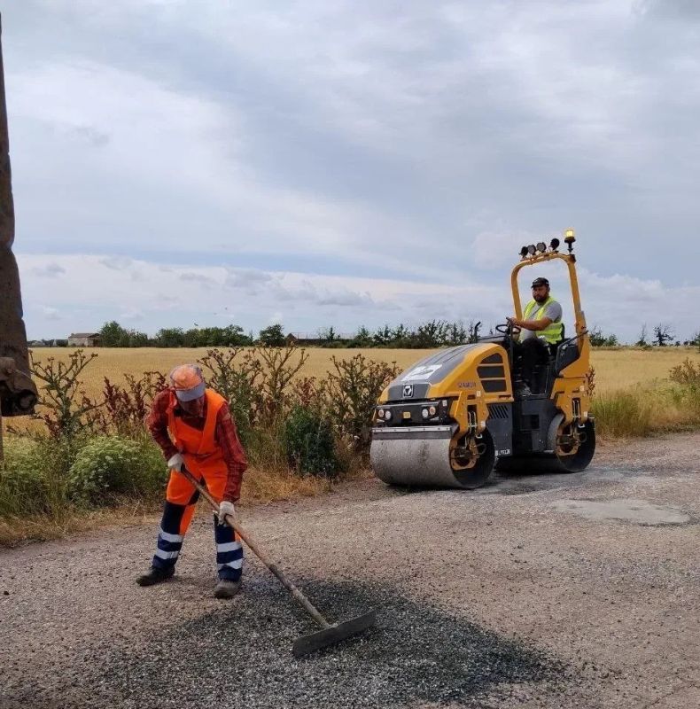 Ямочный ремонт дорог продолжается в Запорожской области Ямочный ремонт дорог продолжается в Запорожской области