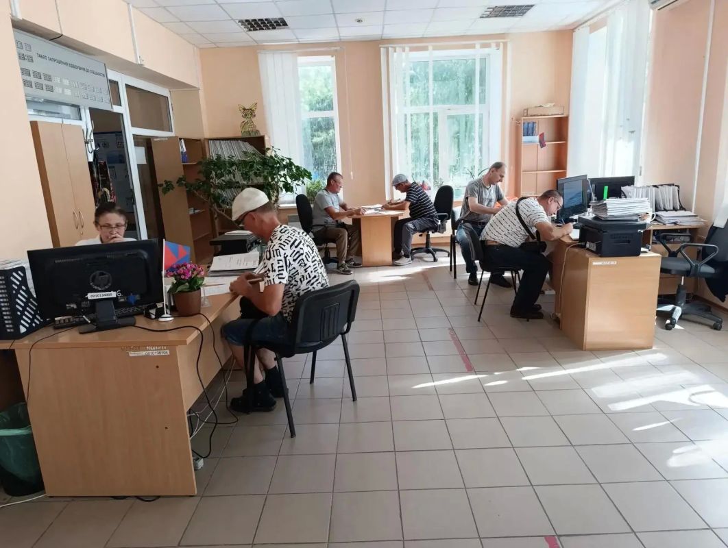 В диалоге с соискателями. В Кадровом центре по пгт Черниговке и Черниговскому району прошёл День открытых дверей