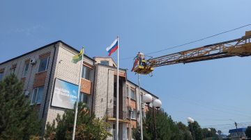 В Кирилловке подняли государственные флаги