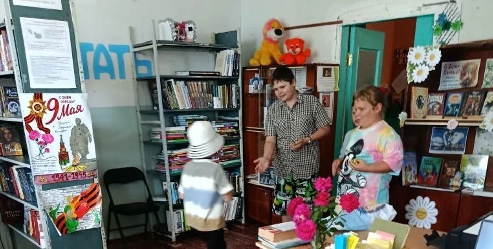 В Шелюговской библиотеке прошла игровая программа для детей «Друзья кролика Питера» В Шелюговской библиотеке прошла игровая программа для детей «Друзья кролика Питера»