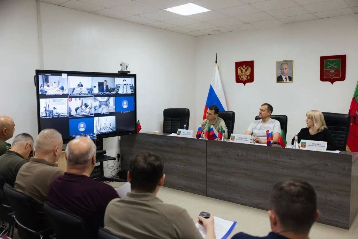 Вопросы восстановления электроснабжения и теплоснабжения в Запорожской области обсудили с замминистра строительства и ЖКХ РФ Алмазом Хусаиновым