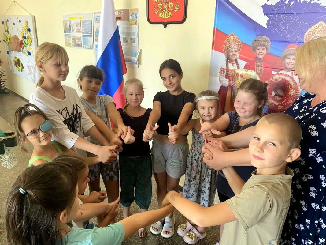 Международный День Дружбы отметили в Детских объединенных кружках Акимовского муниципального округа