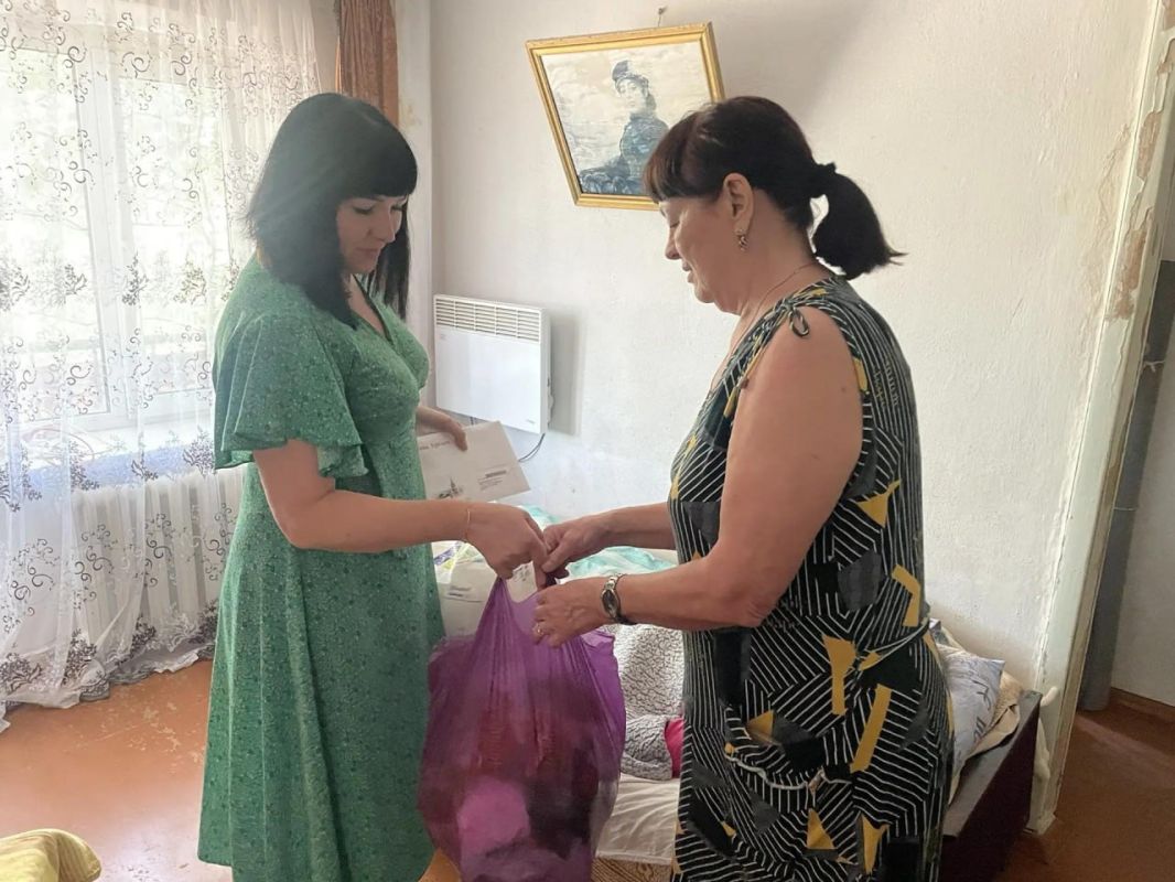 Долгожительнице Токмакского муниципального округа вручили поздравление из Кремля