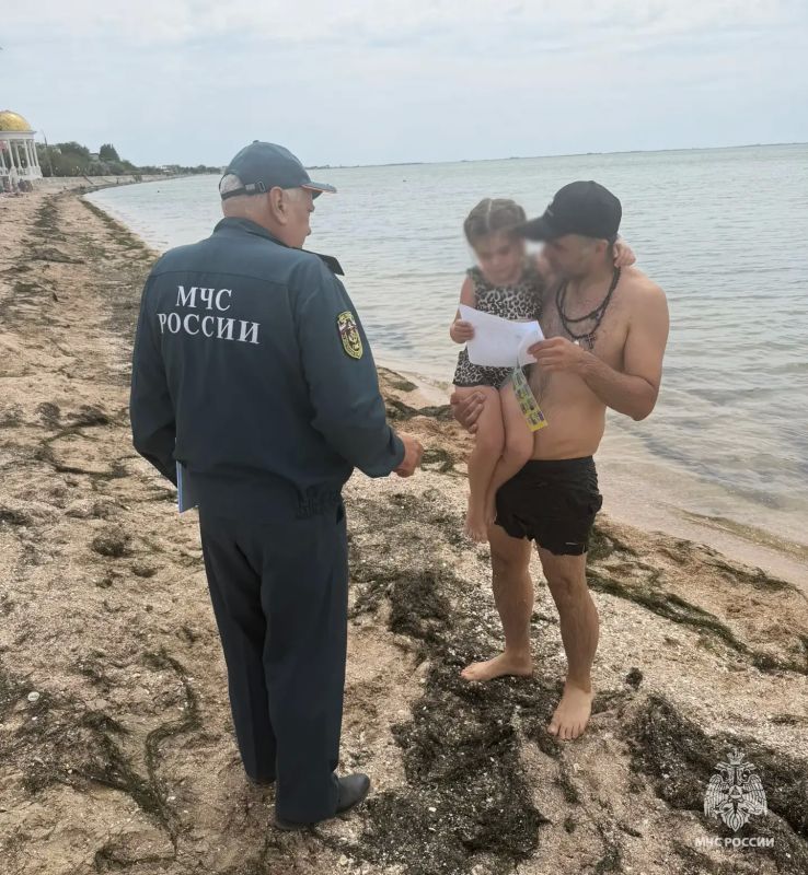 Безопасное лето. Специалисты Центра Государственной инспекции по маломерным судам МЧС России по Запорожской области провели профилактический рейд на центральном пляже Бердянска Безопасное лето. Специалисты Центра Государственной инспекции по маломерным судам МЧС России по Запорожской области провели профилактический рейд на центральном пляже Бердянска