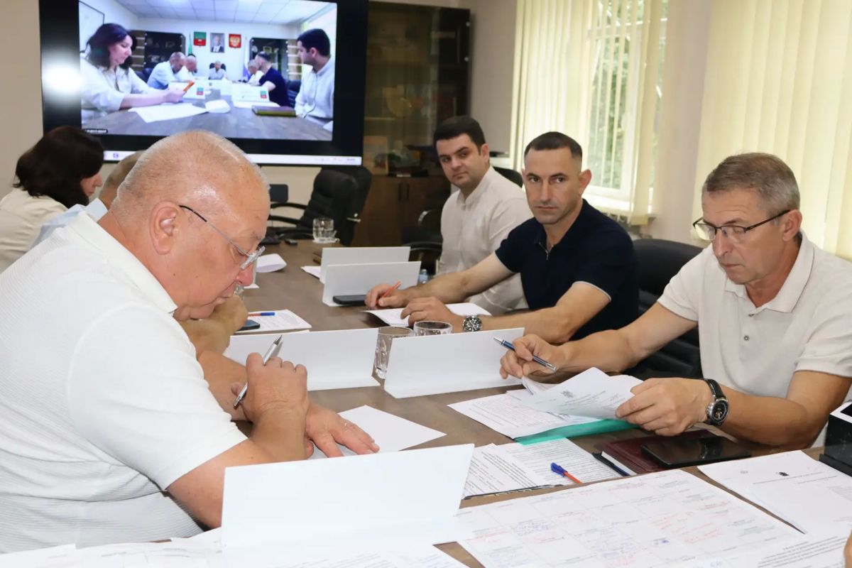 Виктор Емельяненко: В Заксобрании Запорожской области в формате ВКС прошло важное совещание, посвящённое непростой ситуации в АПК Бердянского муниципального округа Виктор Емельяненко: В Заксобрании Запорожской области в формате ВКС прошло важное совещание, посвящённое непростой ситуации в АПК Бердянского муниципального округа