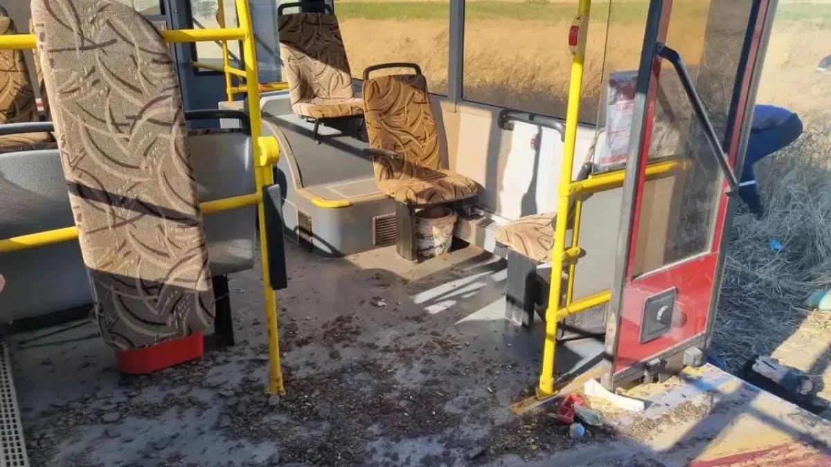 Украинские боевики атаковали автобус в районе села Малая Белозерка в Запорожской области — один человек погиб, еще 12 пострадали, сообщил Балицкий Украинские боевики атаковали автобус в районе села Малая Белозерка в Запорожской области — один человек погиб, еще 12 пострадали, сообщил Балицкий