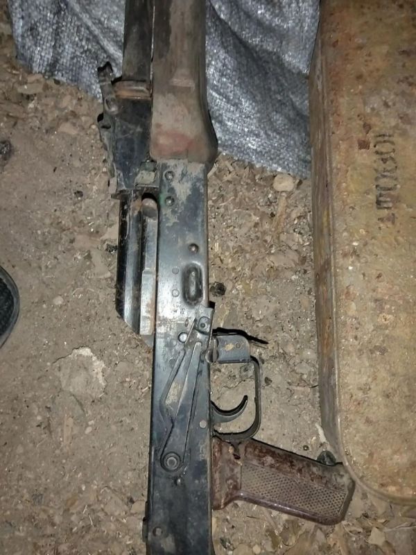 Автомат и тысячу патронов обнаружили в Куйбышево Автомат и тысячу патронов обнаружили в Куйбышево