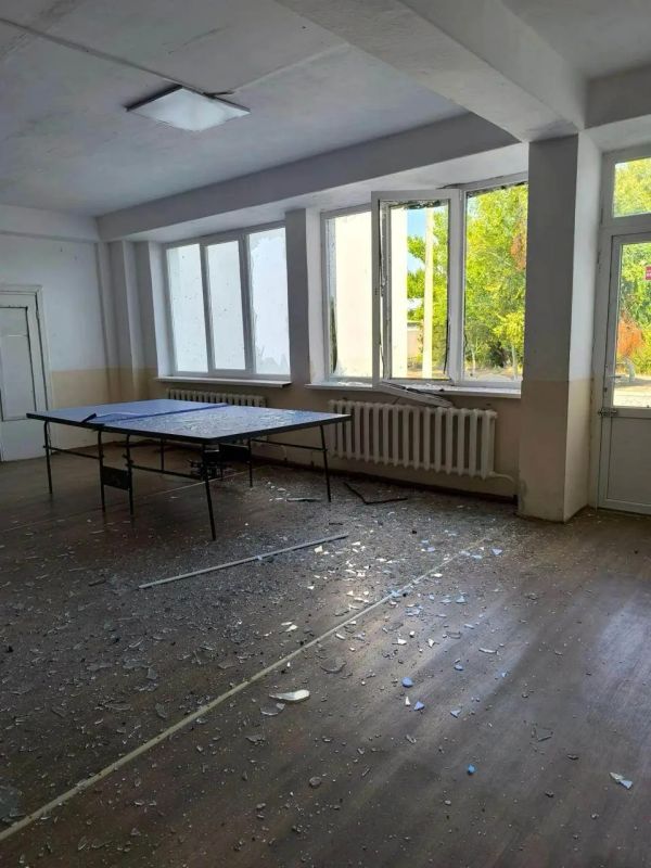 ВСУ атаковали школу в Каменско-Днепровском округе ВСУ атаковали школу в Каменско-Днепровском округе