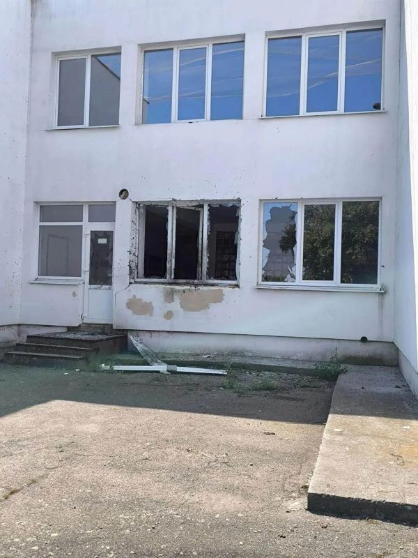 ВСУ атаковали школу в Каменско-Днепровском округе ВСУ атаковали школу в Каменско-Днепровском округе