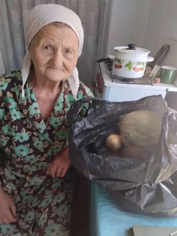 31 июля сотрудники отдела по вопросам социальной политики администрации Приморского муниципалитета посетили с гуманитарной миссией пожилых жителей округа 31 июля сотрудники отдела по вопросам социальной политики администрации Приморского муниципалитета посетили с гуманитарной миссией пожилых жителей округа