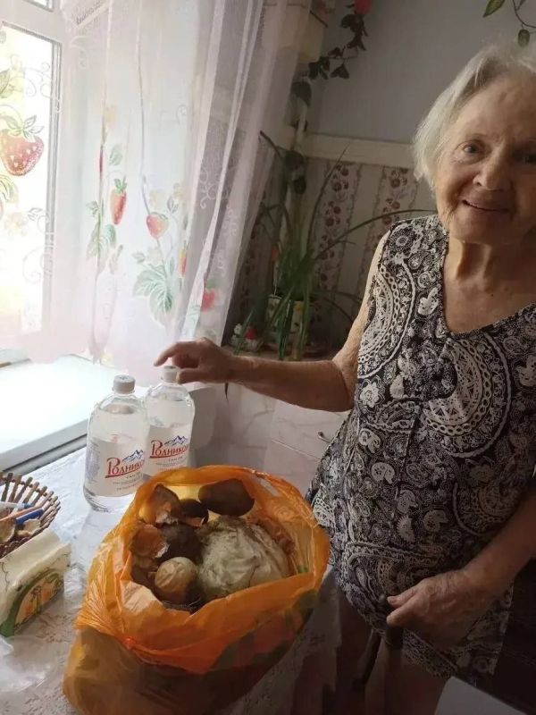 31 июля сотрудники отдела по вопросам социальной политики администрации Приморского муниципалитета посетили с гуманитарной миссией пожилых жителей округа 31 июля сотрудники отдела по вопросам социальной политики администрации Приморского муниципалитета посетили с гуманитарной миссией пожилых жителей округа