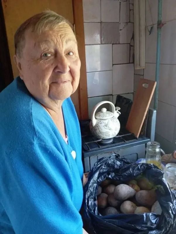 31 июля сотрудники отдела по вопросам социальной политики администрации Приморского муниципалитета посетили с гуманитарной миссией пожилых жителей округа 31 июля сотрудники отдела по вопросам социальной политики администрации Приморского муниципалитета посетили с гуманитарной миссией пожилых жителей округа