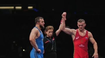 Борец из Запорожской области стал серебряным призером на Чемпионате России