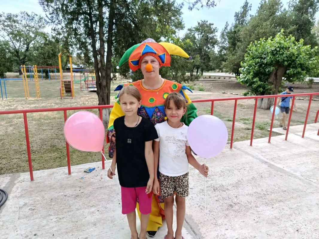 Розовский СДК МКУ "Акимовская ЦКС" с размахом открыл третью смену объединённого кружка "Быстрые кеды" Розовский СДК МКУ "Акимовская ЦКС" с размахом открыл третью смену объединённого кружка "Быстрые кеды"