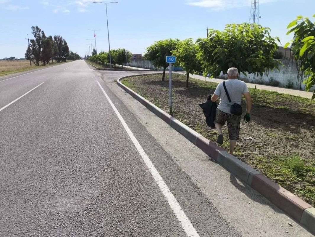 В Кирилловке продолжаются работы по поддержанию порядка в общественных местах В Кирилловке продолжаются работы по поддержанию порядка в общественных местах