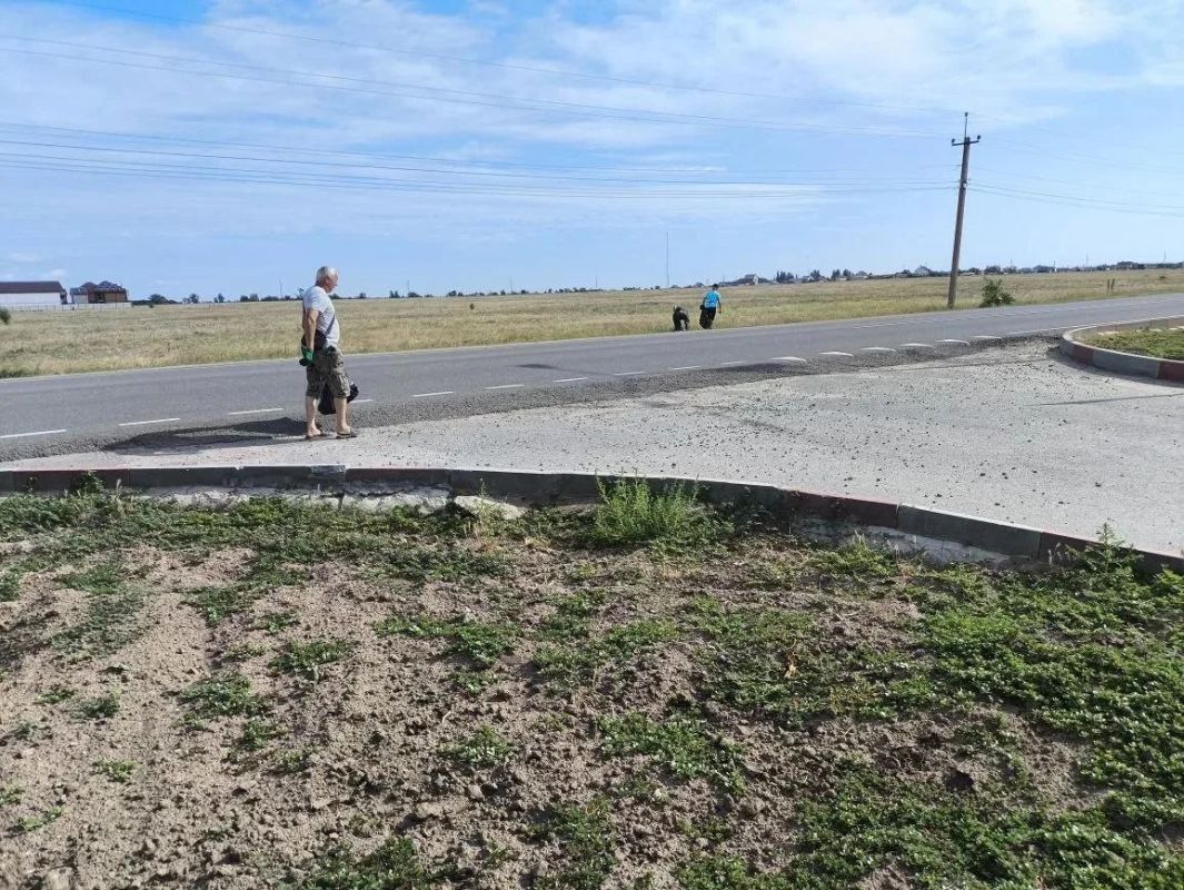 В Кирилловке продолжаются работы по поддержанию порядка в общественных местах В Кирилловке продолжаются работы по поддержанию порядка в общественных местах