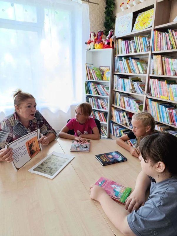 Чернозёмненская сельская библиотека МКУ "Акимовская ЦКС" на протяжении всего лета проводит увлекательные мероприятия для детей объединённого кружка Чернозёмненская сельская библиотека МКУ "Акимовская ЦКС" на протяжении всего лета проводит увлекательные мероприятия для детей объединённого кружка