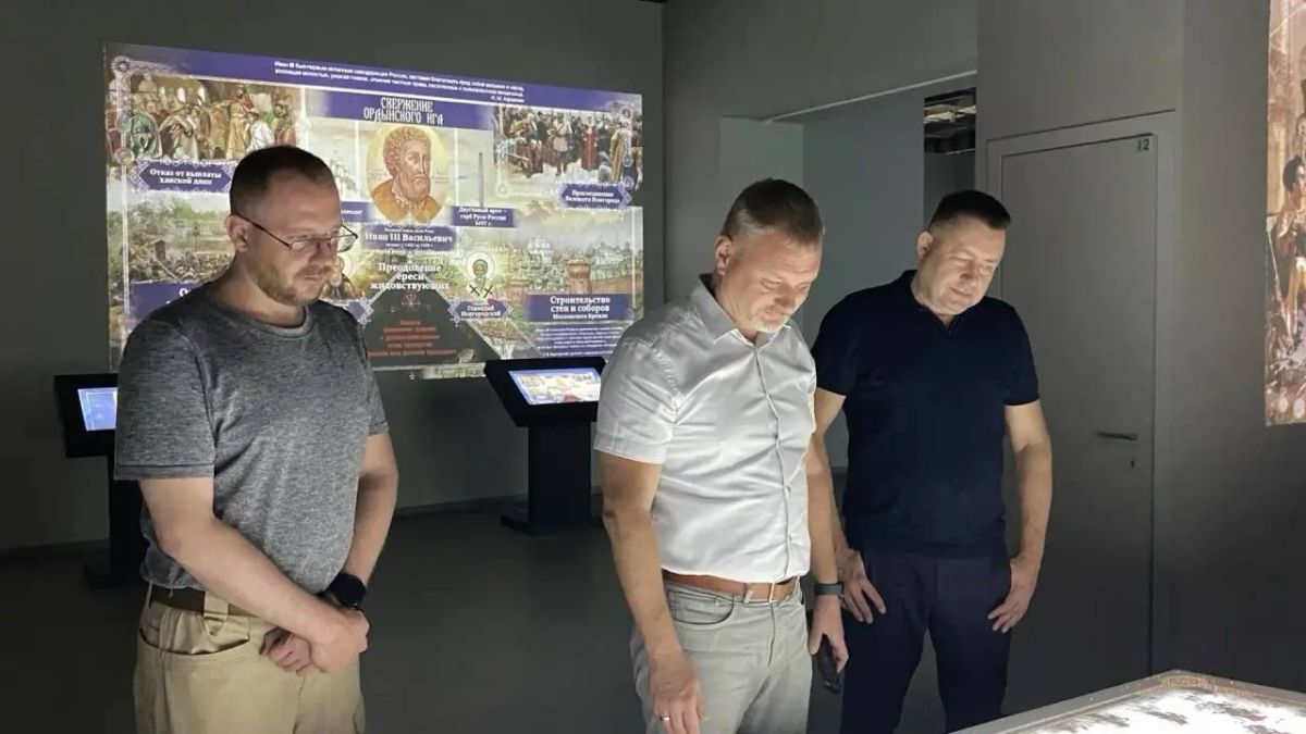 Вместе с советником Губернатора Запорожской области Игорем Ткаченко посетил с рабочим визитом Мультимедийный исторический парк «Россия — Моя история» в Мелитополе Вместе с советником Губернатора Запорожской области Игорем Ткаченко посетил с рабочим визитом Мультимедийный исторический парк «Россия — Моя история» в Мелитополе