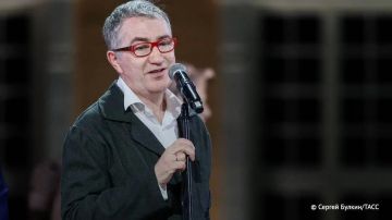 Новости к этому часу:. Ректор ГИТИСа Григорий Заславский освобождён от должности