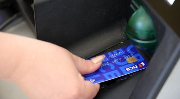 Россияне смогут пополнять свой счет через банкомат другого банка
