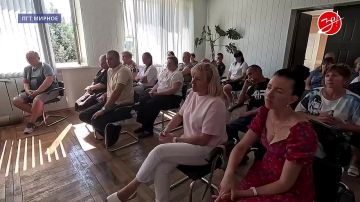 Посёлок Мирное стал очередной площадкой открытого диалога представителей партии «Единая Россия» с местными жителями