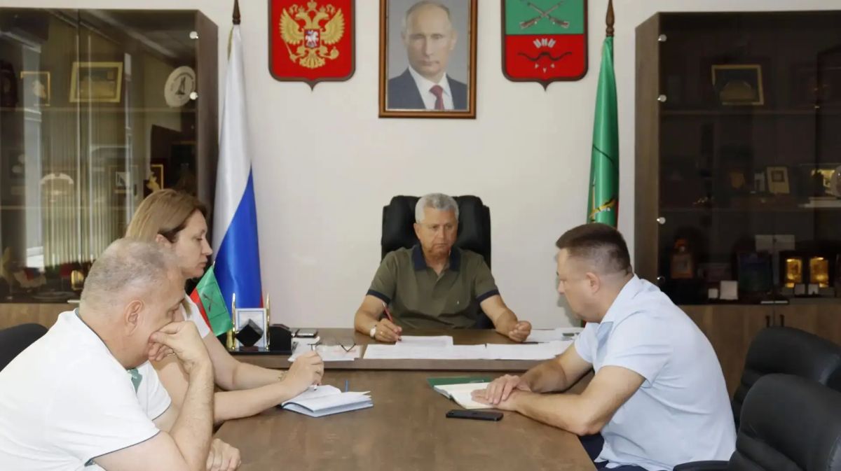 Виктор Емельяненко: Провел рабочую встречу с исполняющим обязанности министра образования и науки Запорожской области Дмитрием Алференко Виктор Емельяненко: Провел рабочую встречу с исполняющим обязанности министра образования и науки Запорожской области Дмитрием Алференко