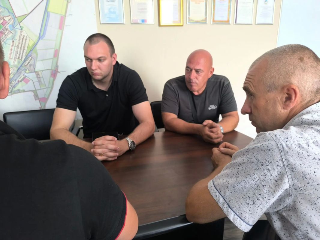 Принял участие в формате ВКС в совещании правительства Запорожской области по ситуации с обеспечением населения водой Принял участие в формате ВКС в совещании правительства Запорожской области по ситуации с обеспечением населения водой