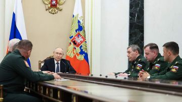 Верховный Главнокомандующий провёл встречу с руководством Министерства обороны