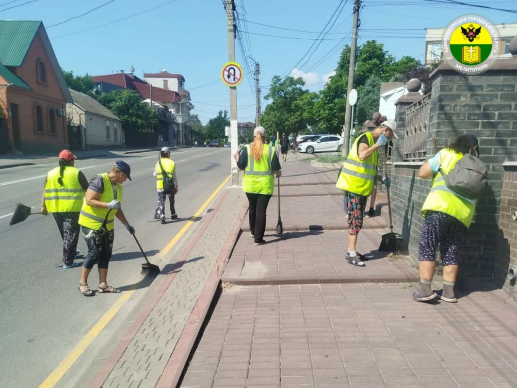 В Мелитополе продолжаются работы по благоустройству общественных территорий