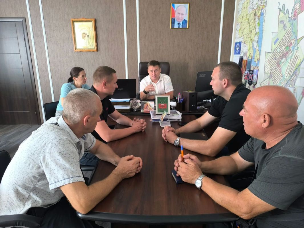 Принял участие в формате ВКС в совещании правительства Запорожской области по ситуации с обеспечением населения водой Принял участие в формате ВКС в совещании правительства Запорожской области по ситуации с обеспечением населения водой