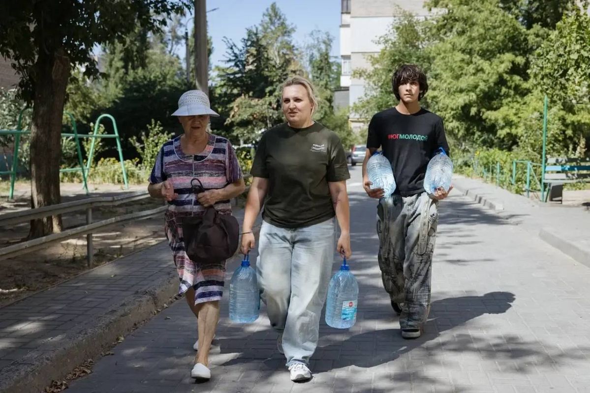 Евгений Балицкий: В связи с временным ограничением водоснабжения на территории региона продолжаются системные меры по обеспечению граждан питьевой водой Евгений Балицкий: В связи с временным ограничением водоснабжения на территории региона продолжаются системные меры по обеспечению граждан питьевой водой