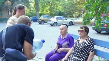 По поручению Губернатора Запорожской области Евгения Витальевича Балицкого на данный момент развёрнут штаб гуманитарной миссии #МЫВМЕСТЕ