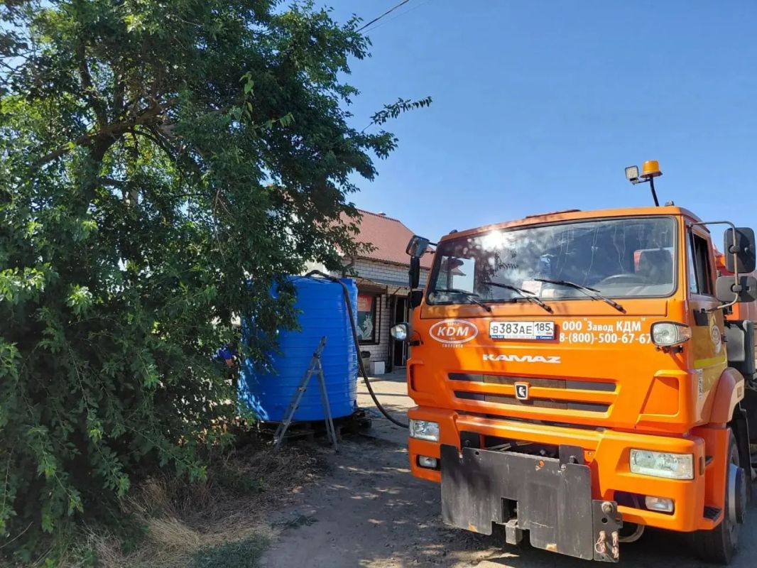 Администрация Бердянского округа обеспечивает подвоз воды в населенные пункты Администрация Бердянского округа обеспечивает подвоз воды в населенные пункты