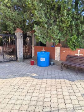 Администрация Приморского муниципального округа совместно с МБУ "Парки и скверы" оказывают поддержку населению в условиях временных перебоев с водоснабжением