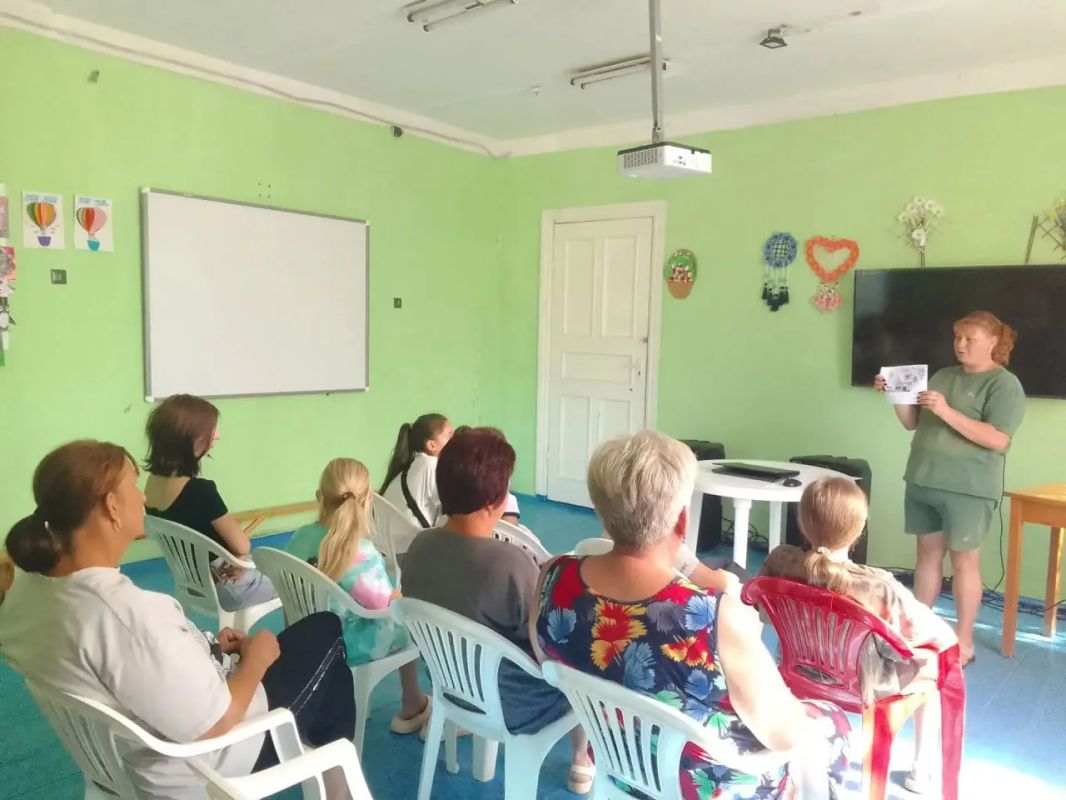 В ДК Новотроицкого прошёл информационный час ко Дню «Врачи мира за мир» В ДК Новотроицкого прошёл информационный час ко Дню «Врачи мира за мир»