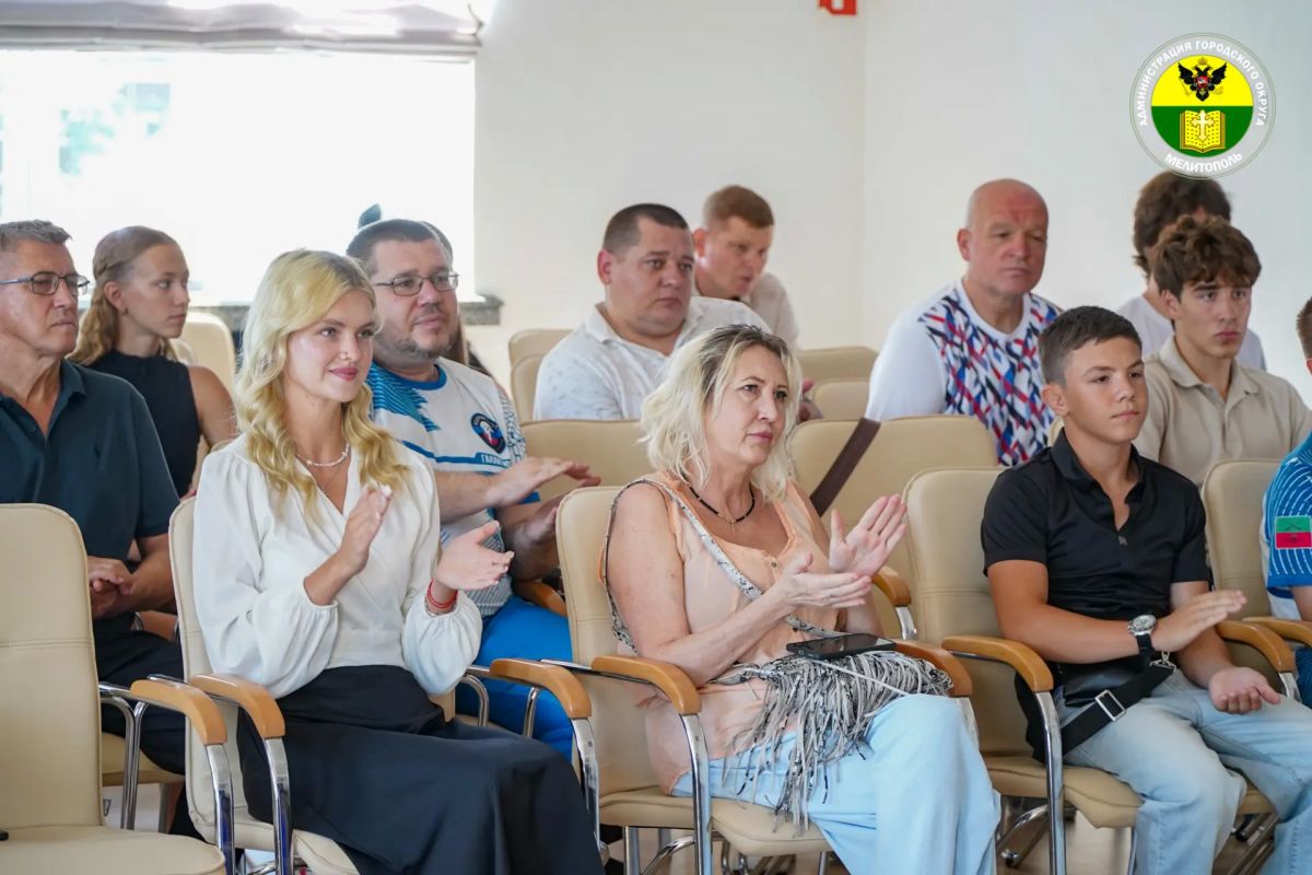 Сергей Золотарёв: В преддверии Дня физкультурника во Дворце культуры Железнодорожников наградили лучших тренеров и спортсменов нашего города Сергей Золотарёв: В преддверии Дня физкультурника во Дворце культуры Железнодорожников наградили лучших тренеров и спортсменов нашего города