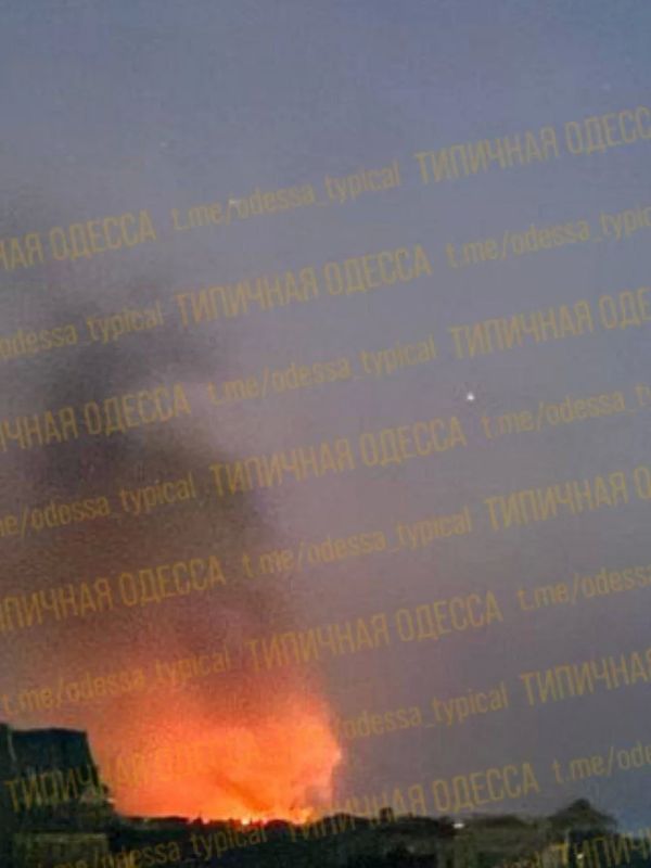 Вчера вечером была проведена масштабная комбинированная атака по военным целям в Одессе Вчера вечером была проведена масштабная комбинированная атака по военным целям в Одессе