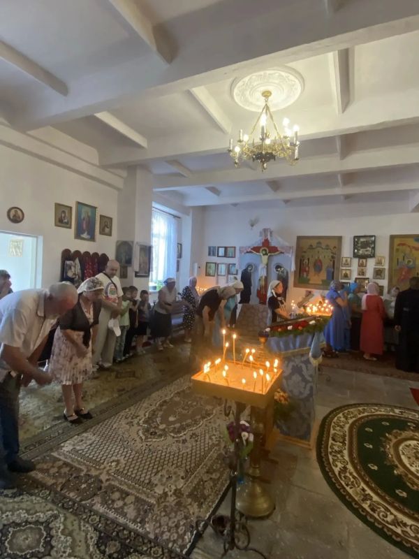 Духовная радость Таврийского: как прошел престольный праздник в честь Смоленской иконы Божией Матери Духовная радость Таврийского: как прошел престольный праздник в честь Смоленской иконы Божией Матери